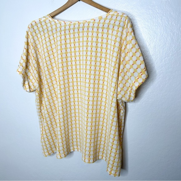 Studio B by Bobeau Lightweight Colorful‎ Yellow Boxy Short Sleeve Top Plus 1X - Picture 7 of 7